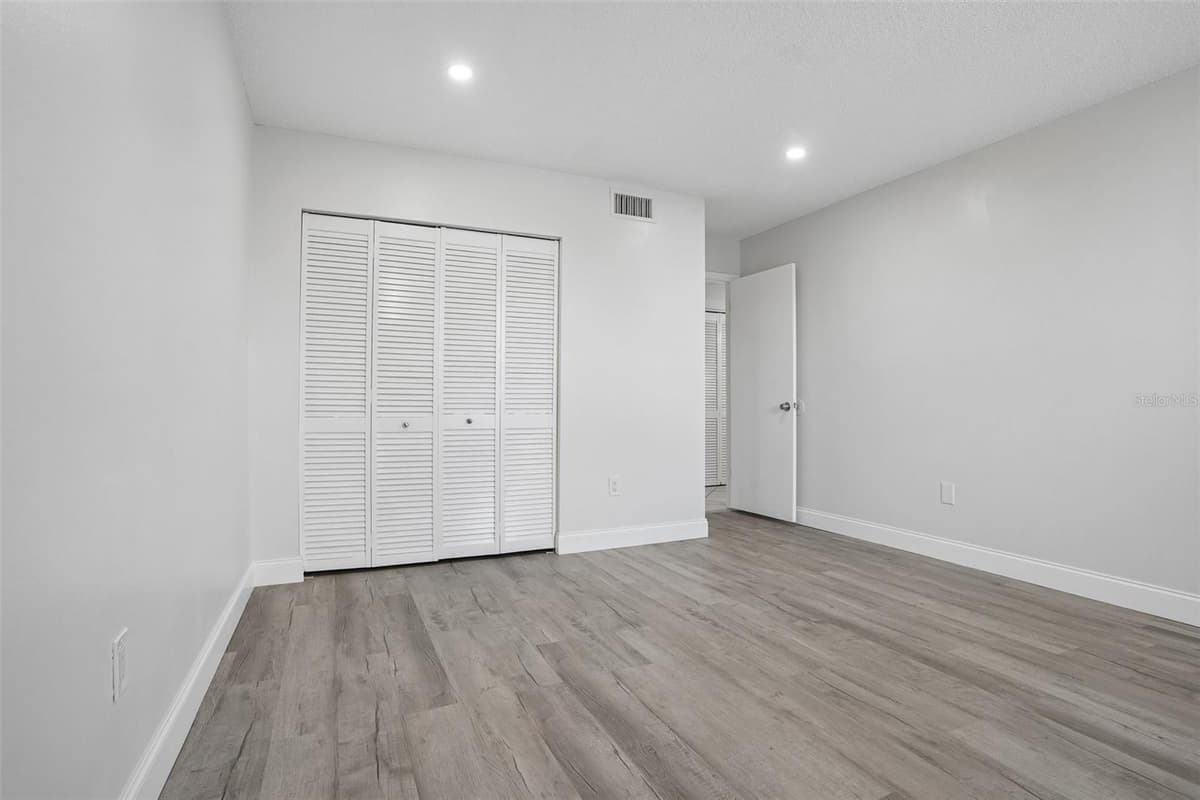 546 ORANGE DRIVE — photo 17 of 26