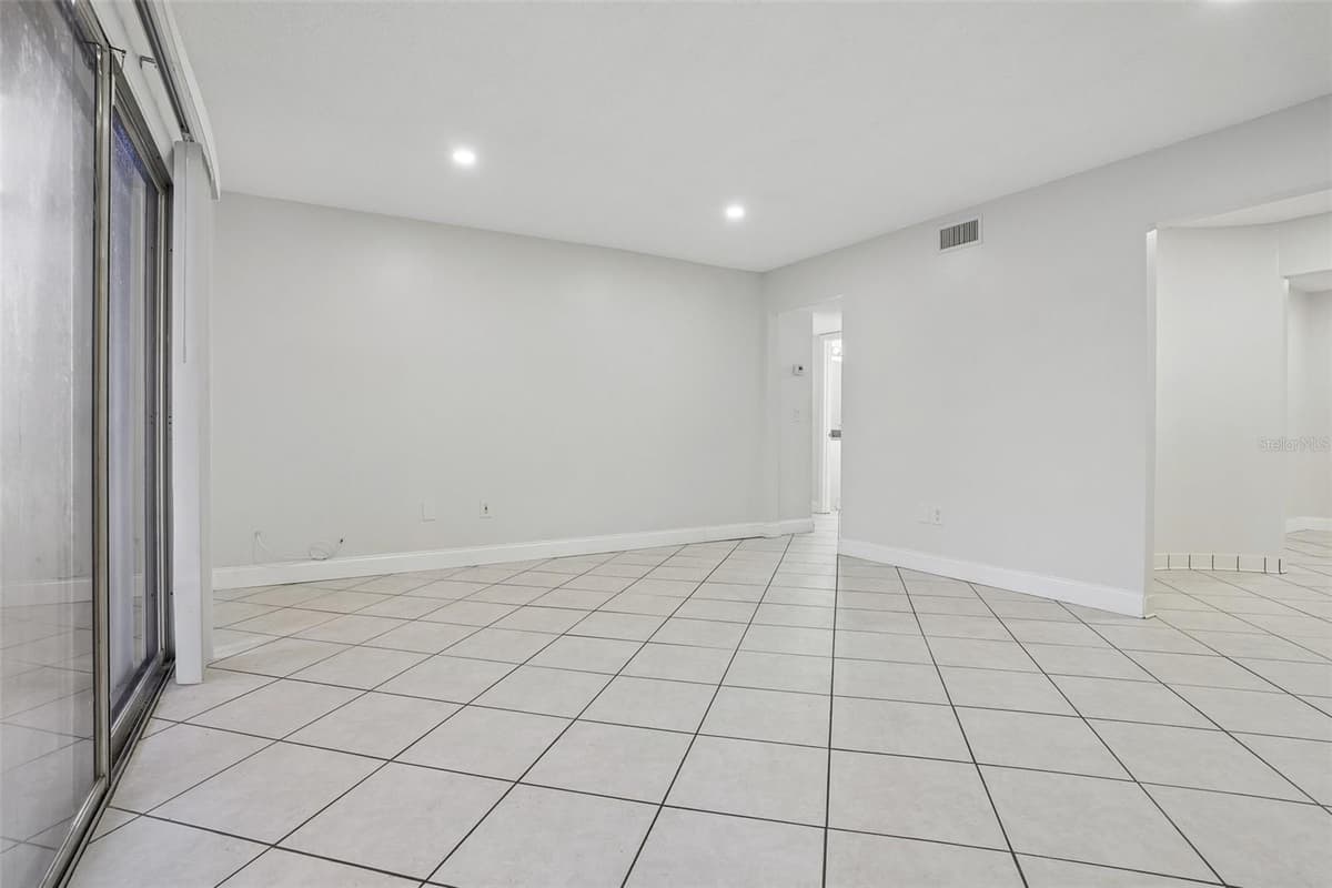 546 ORANGE DRIVE — photo 6 of 26