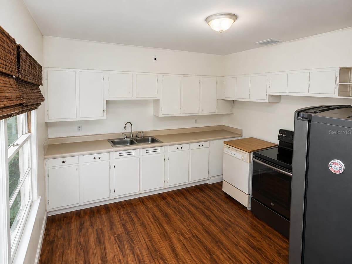 1370 ADMIRAL WOODSON LANE — photo 3 of 13