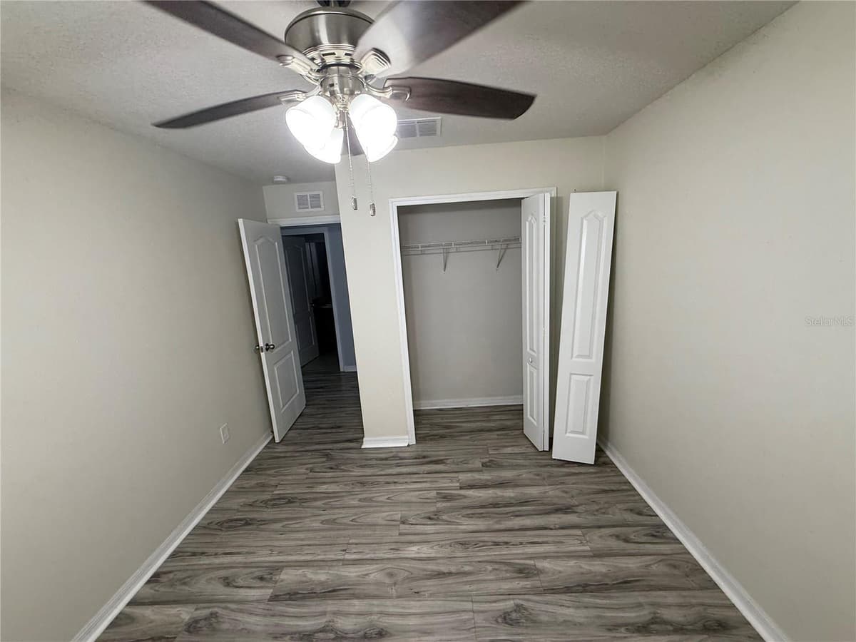 11301 HUDSON HILLS LANE — photo 10 of 13