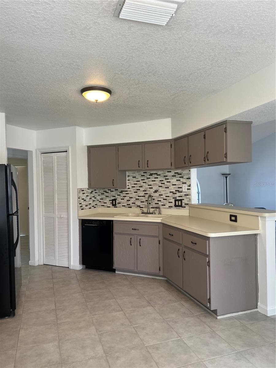 5307 EL CERRO DRIVE — photo 3 of 24