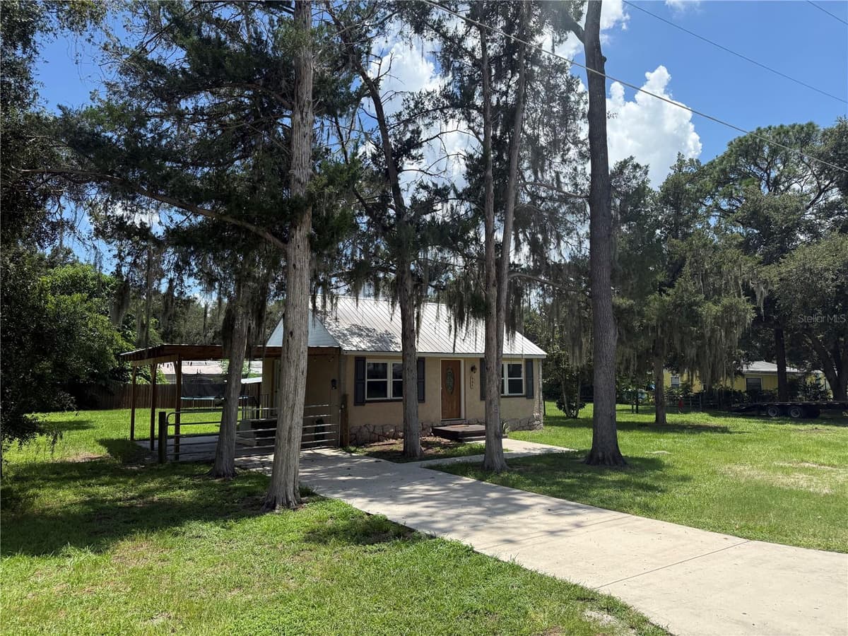 937 COUNTY ROAD 481W — photo 5 of 60