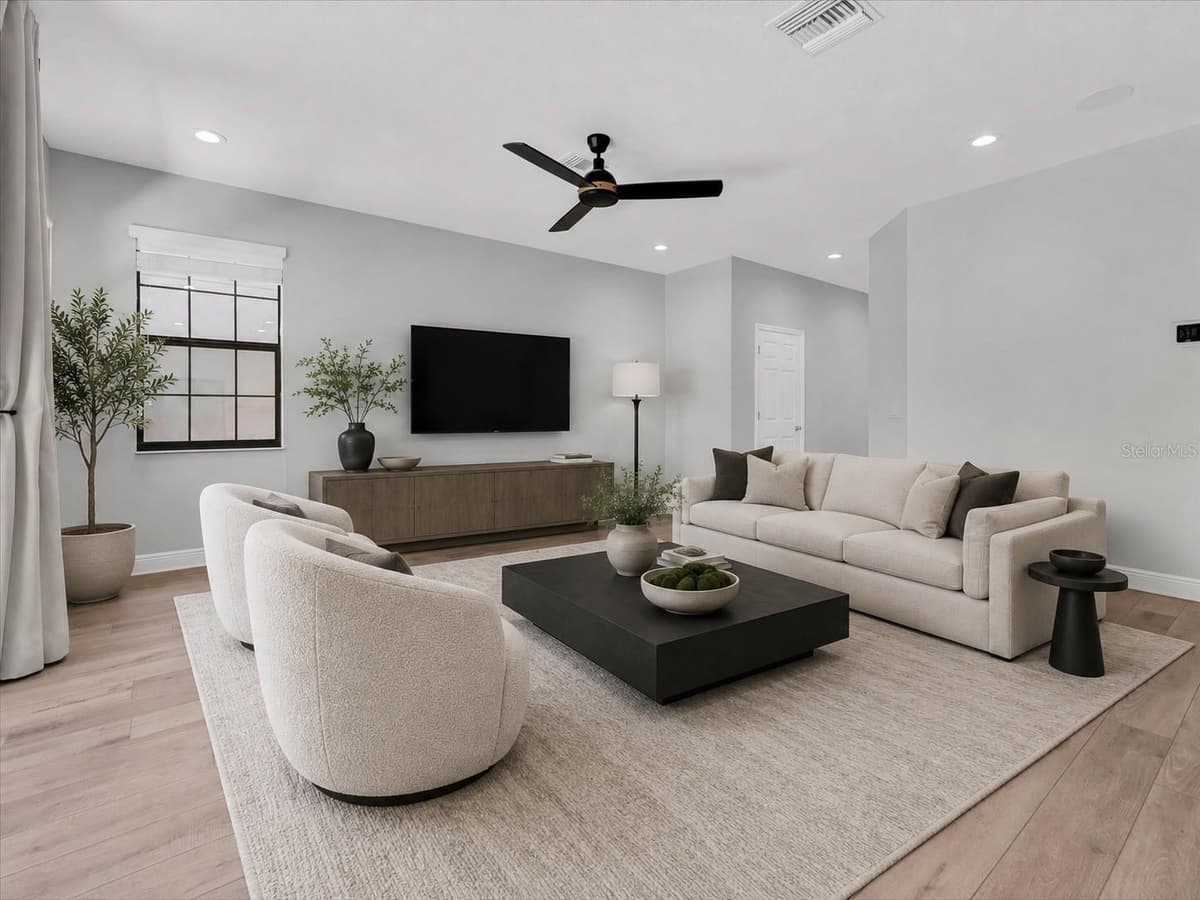 13105 PAYTON STREET — photo 4 of 56