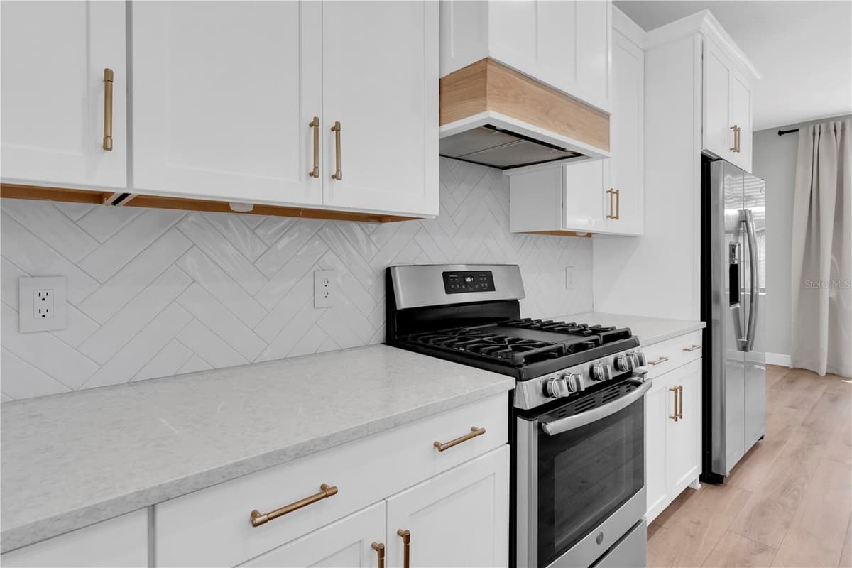 13105 PAYTON STREET — photo 9 of 56