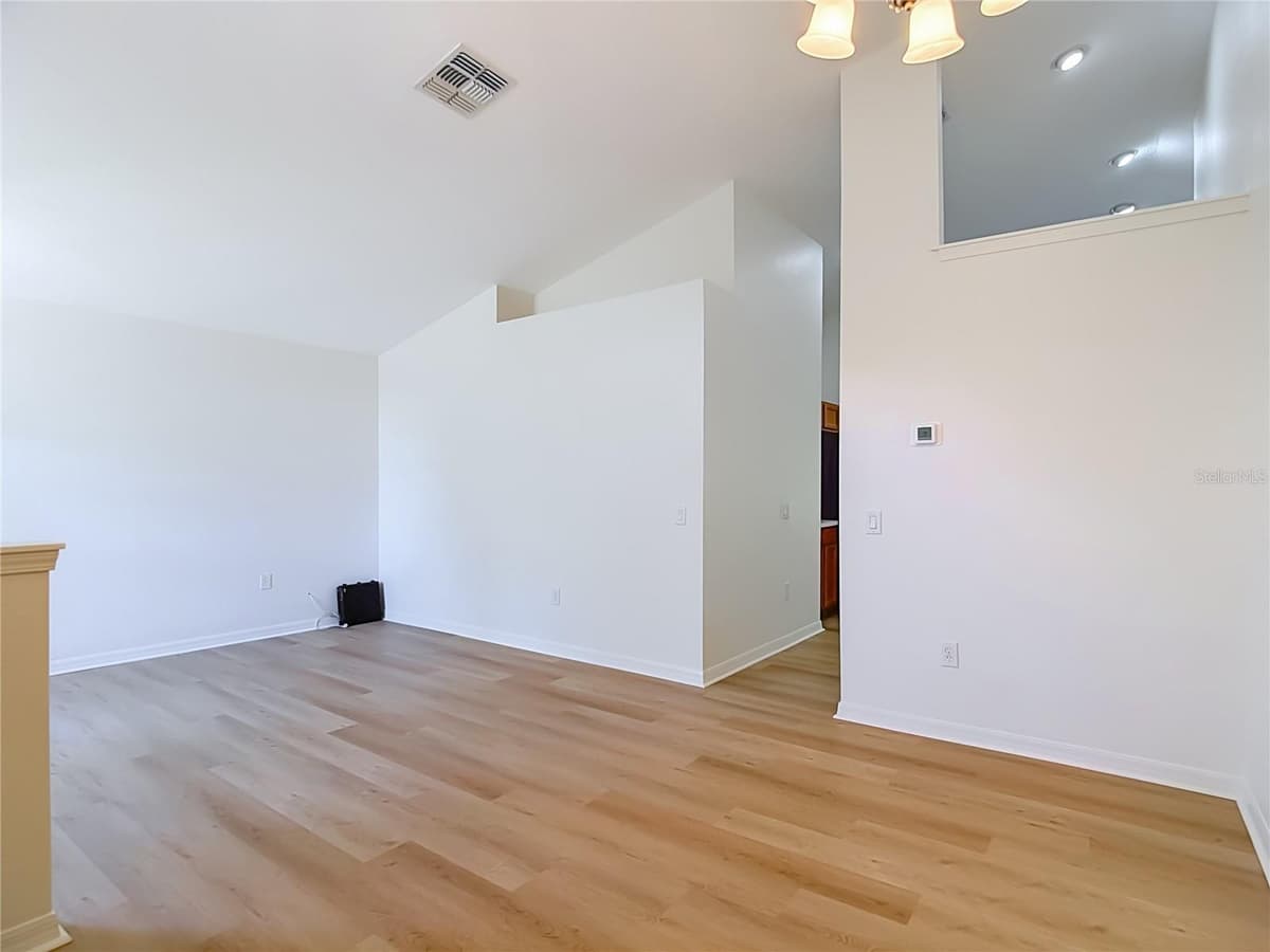 7441 TOWER BRIDGE DRIVE — photo 7 of 68