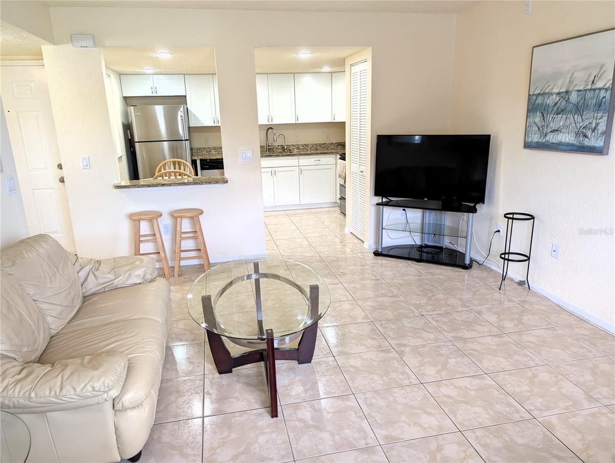 1051 FORREST NELSON BOULEVARD — photo 6 of 22