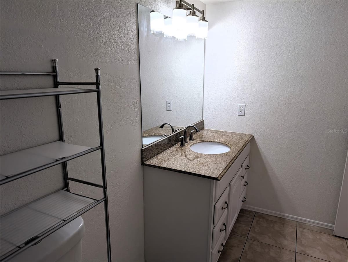 1051 FORREST NELSON BOULEVARD — photo 14 of 22
