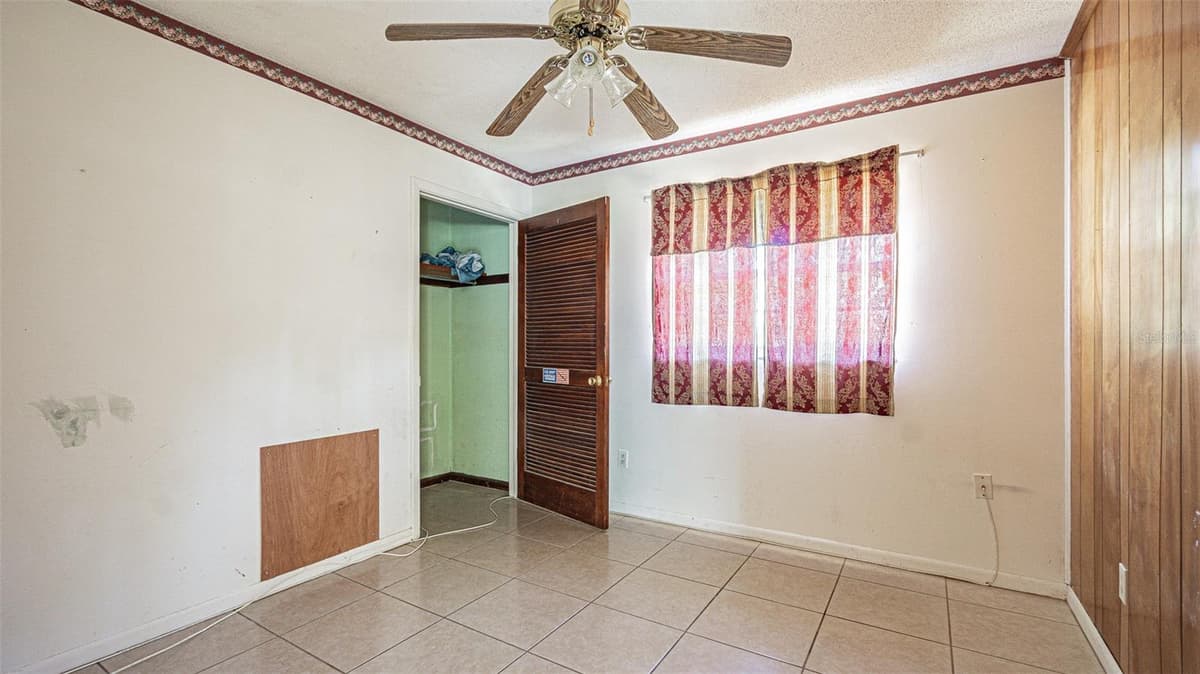 3902 AUTUMN PALM DRIVE — photo 12 of 37