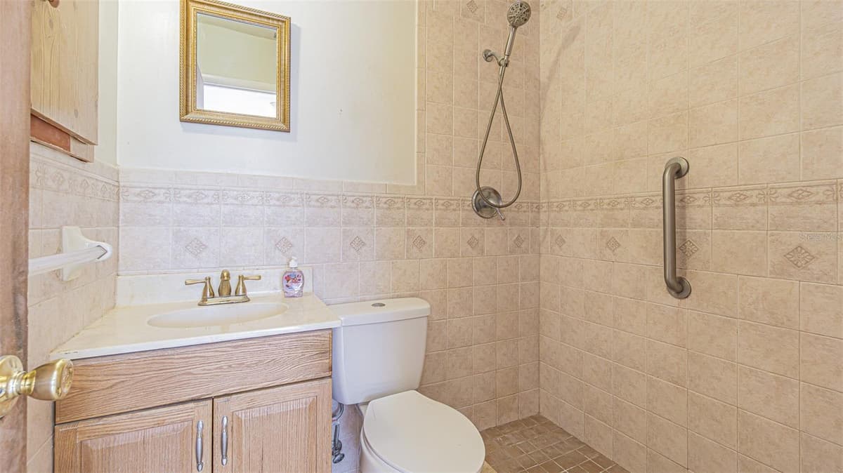3902 AUTUMN PALM DRIVE — photo 32 of 37