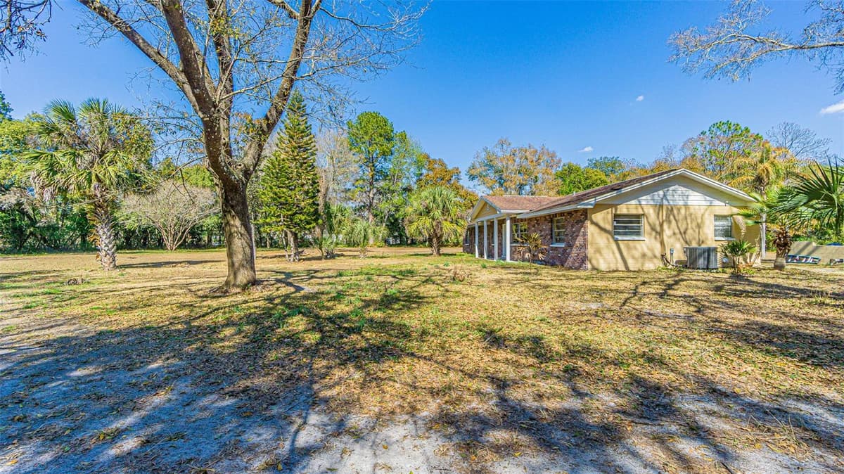 3902 AUTUMN PALM DRIVE — photo 2 of 37