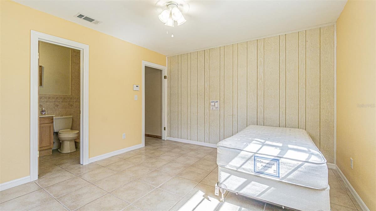 3902 AUTUMN PALM DRIVE — photo 33 of 37