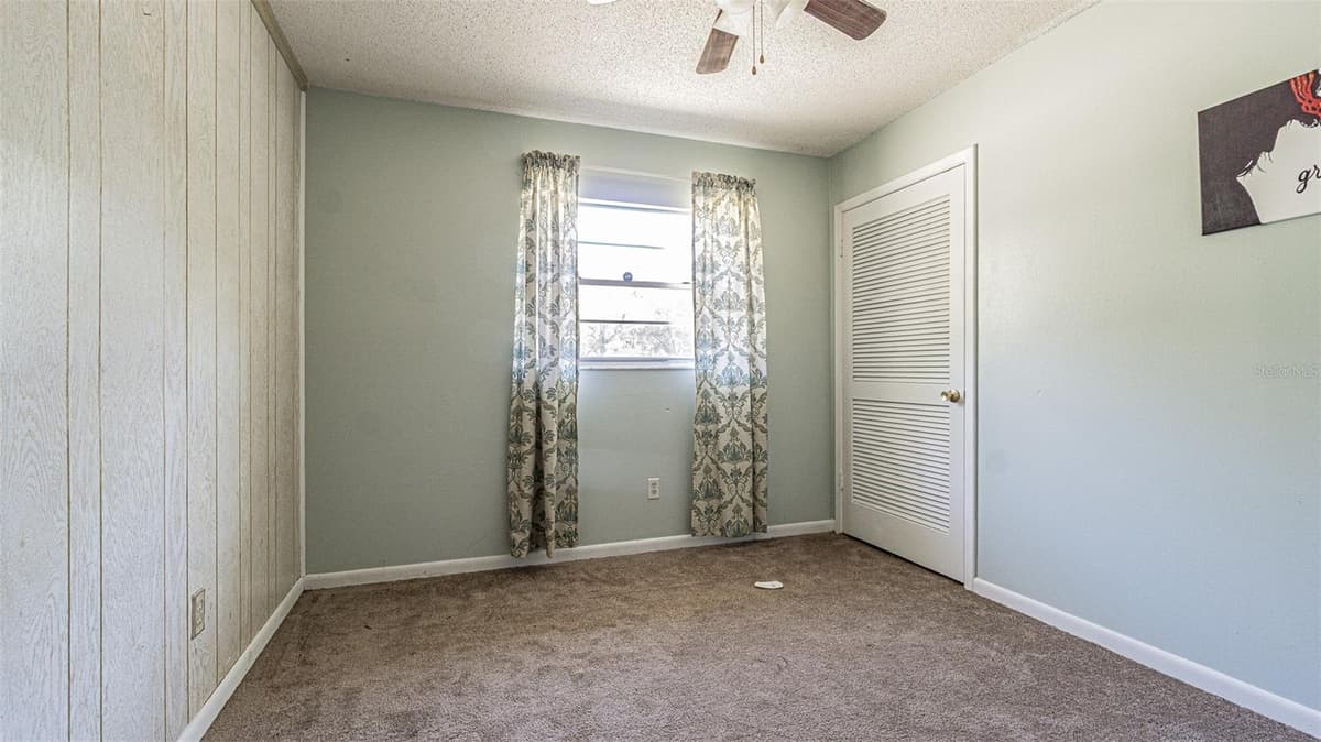 3902 AUTUMN PALM DRIVE — photo 22 of 37