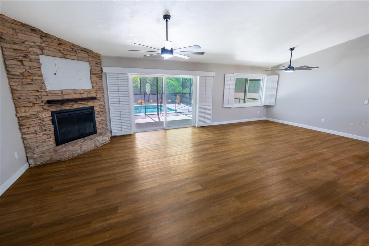 691 SHADY COURT — photo 5 of 21