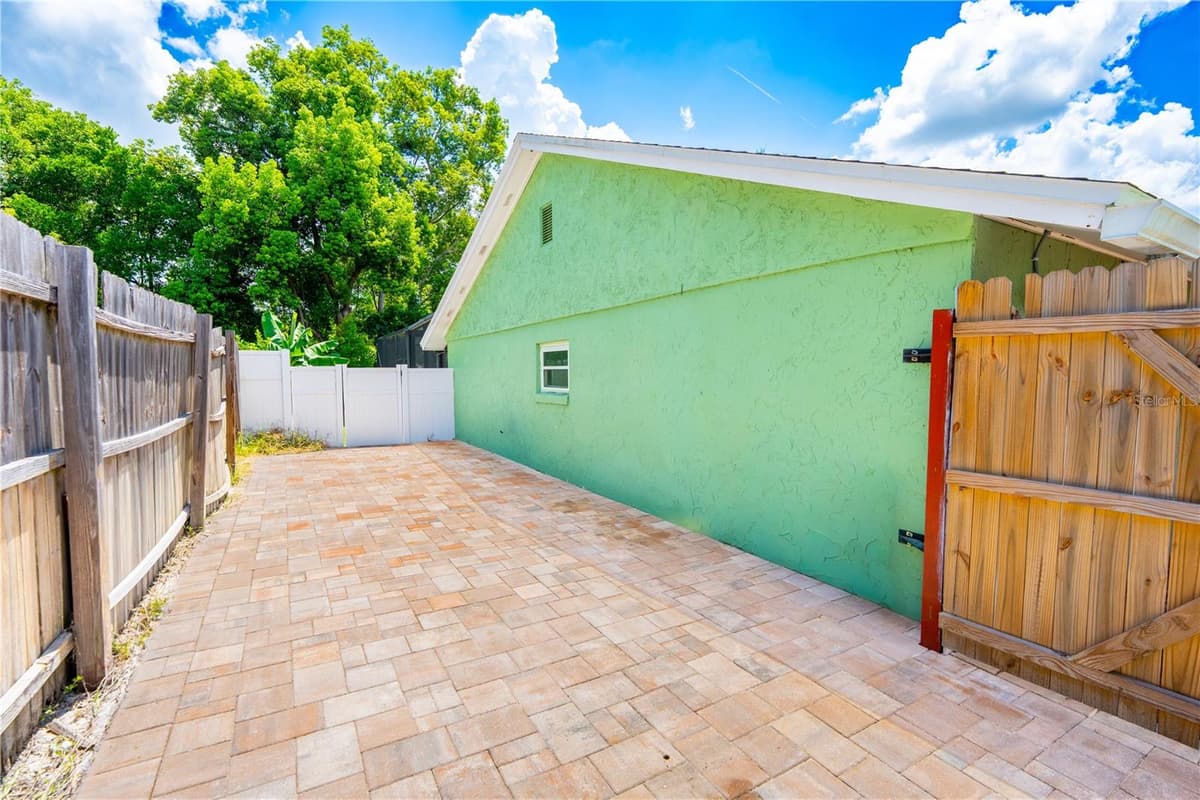691 SHADY COURT — photo 19 of 21