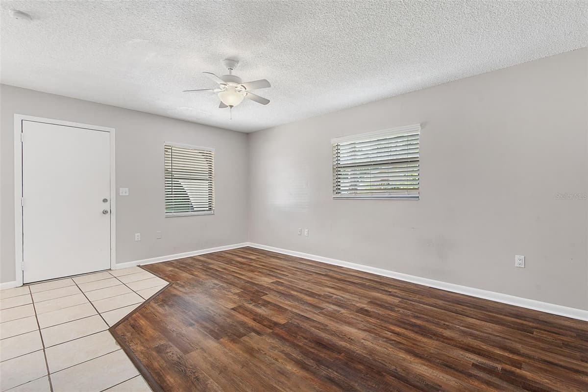 33 WELLWOOD LANE — photo 11 of 68