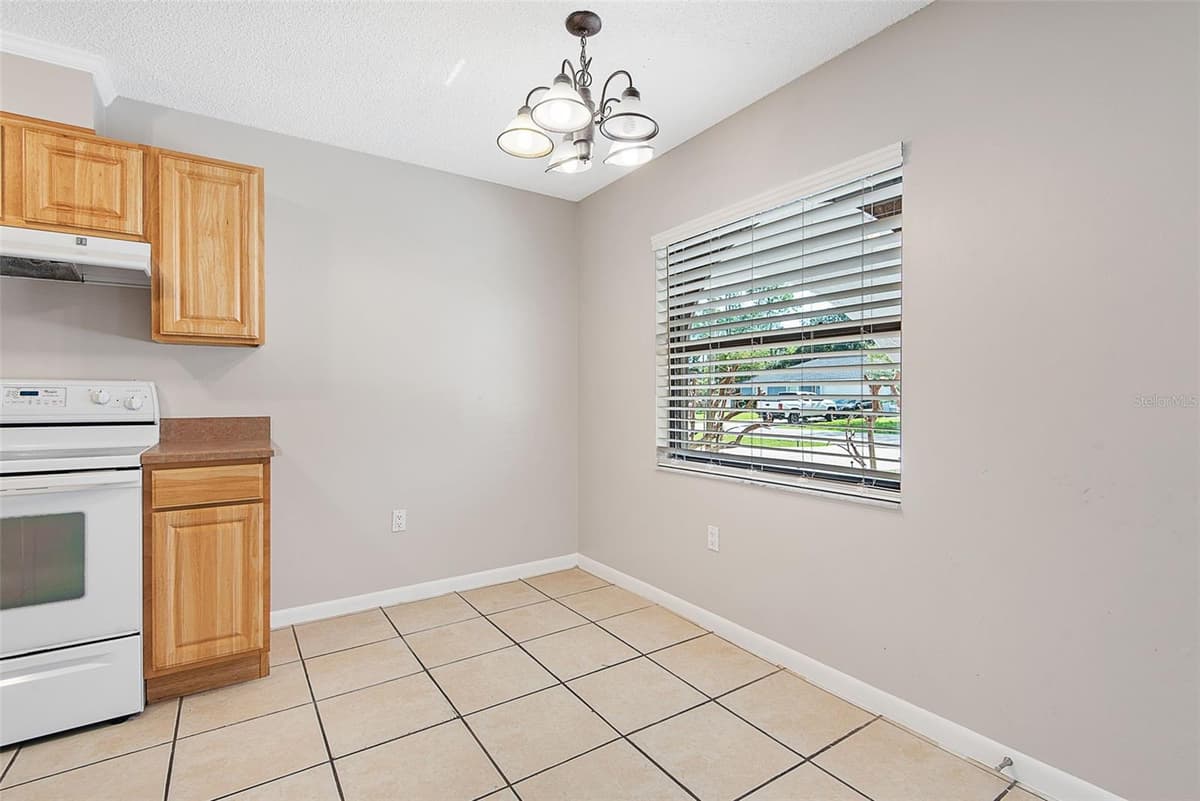 33 WELLWOOD LANE — photo 19 of 68