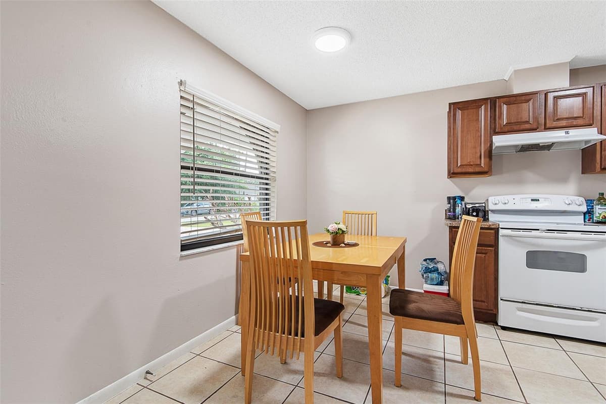 33 WELLWOOD LANE — photo 45 of 68