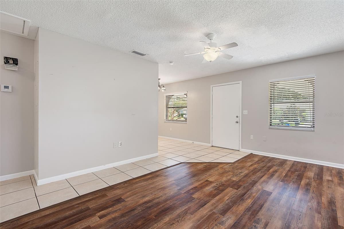 33 WELLWOOD LANE — photo 10 of 68