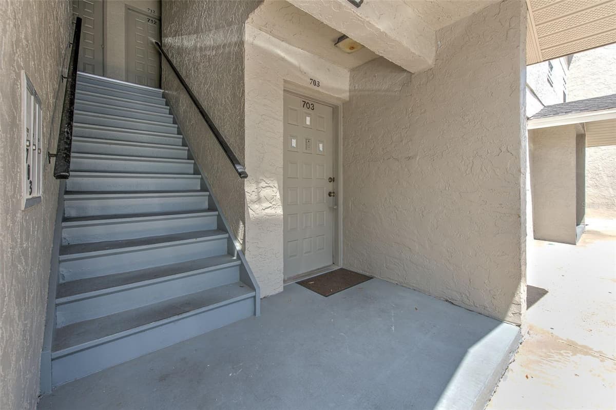 14454 REUTER STRASSE CIRCLE — photo 3 of 30