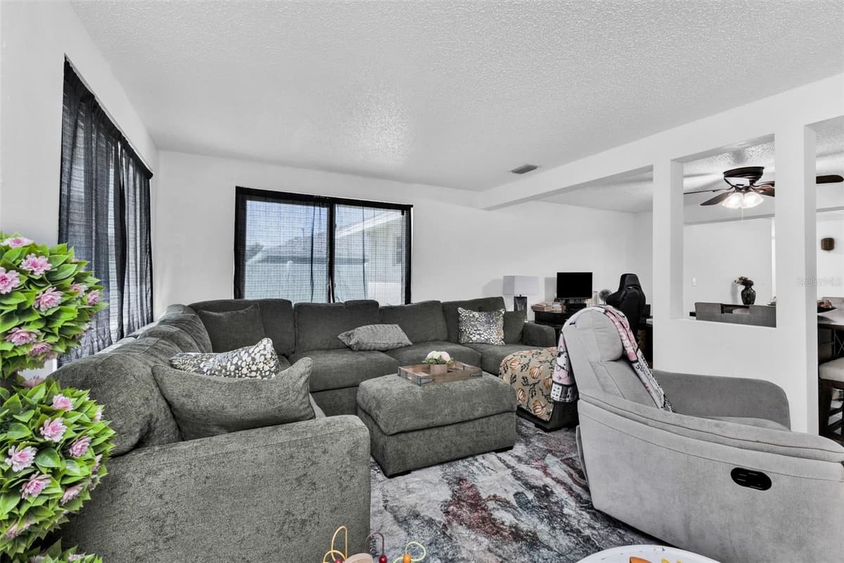 394 KOSTNER STREET — photo 10 of 25