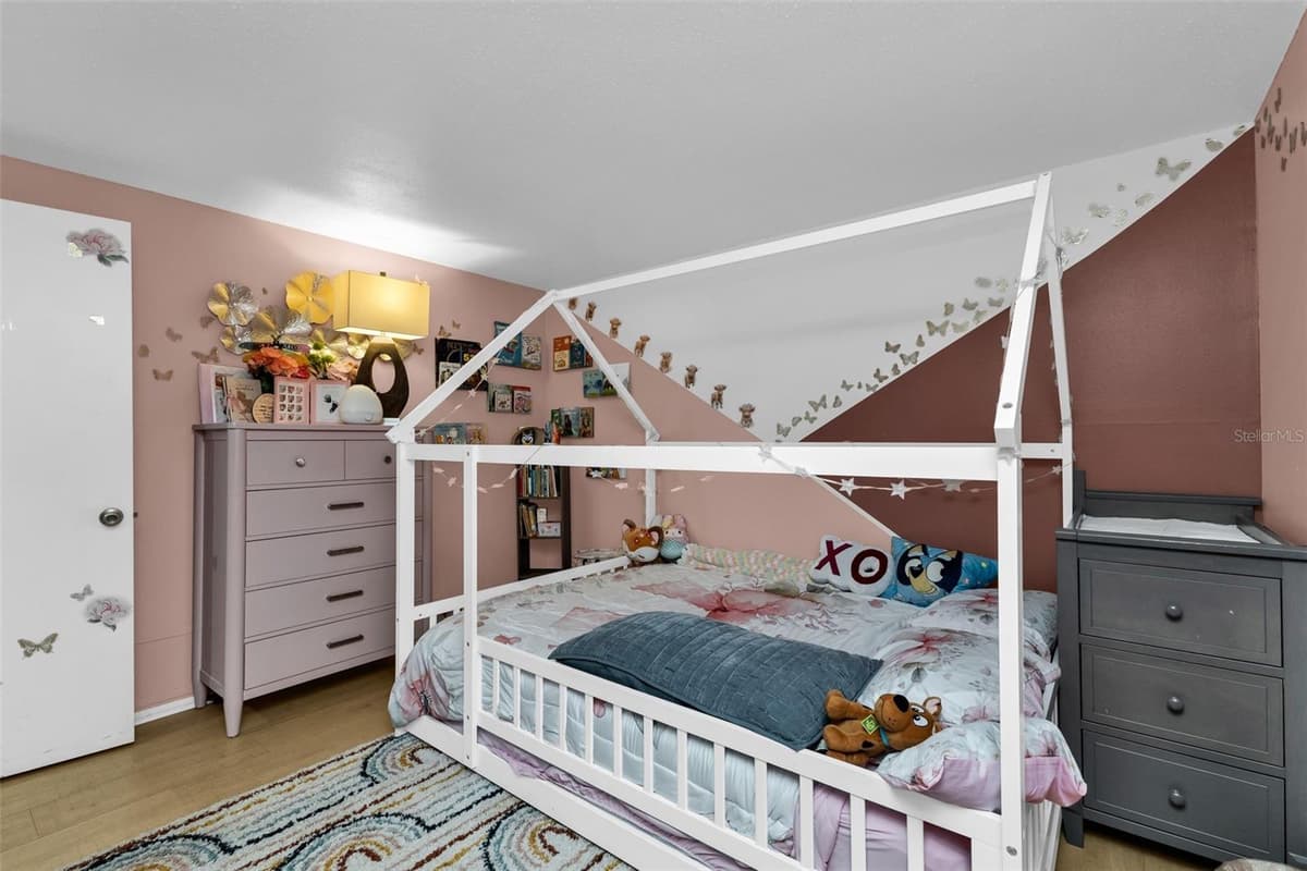 394 KOSTNER STREET — photo 15 of 25
