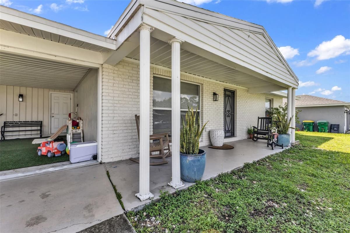 394 KOSTNER STREET — photo 3 of 25