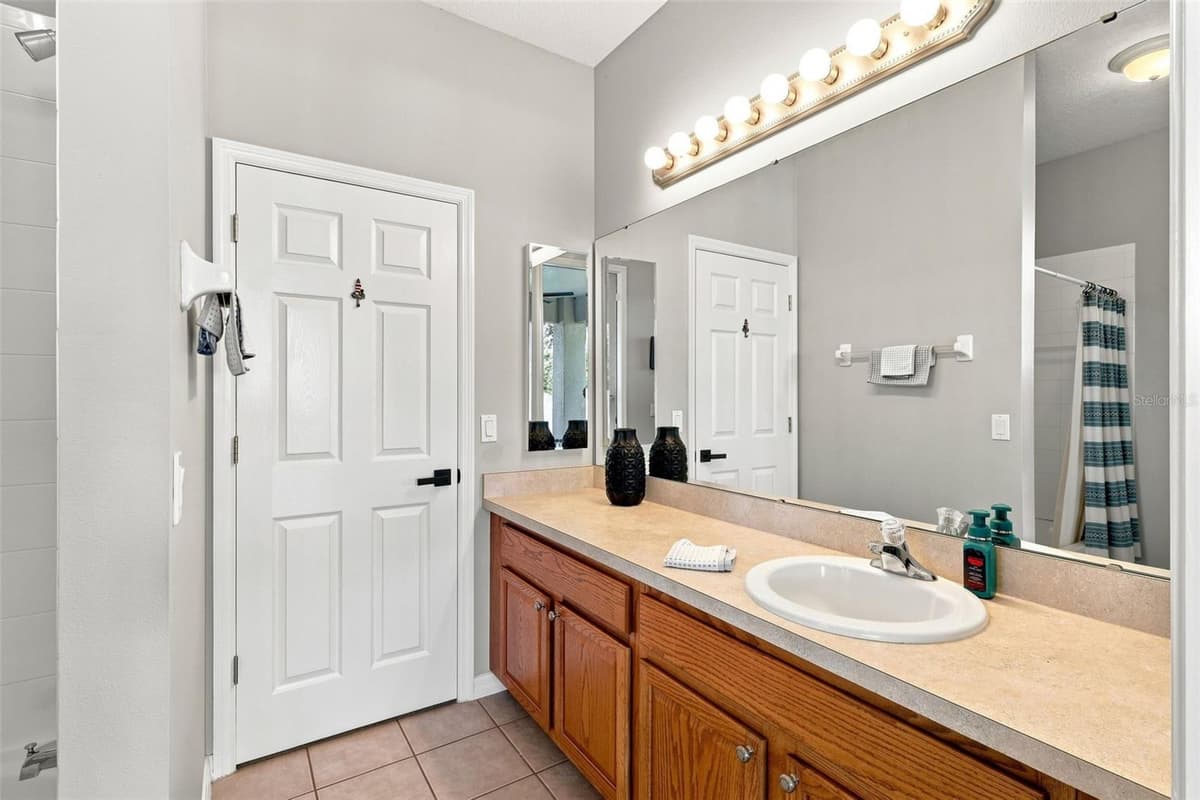 551 WOODFORD DRIVE — photo 32 of 53