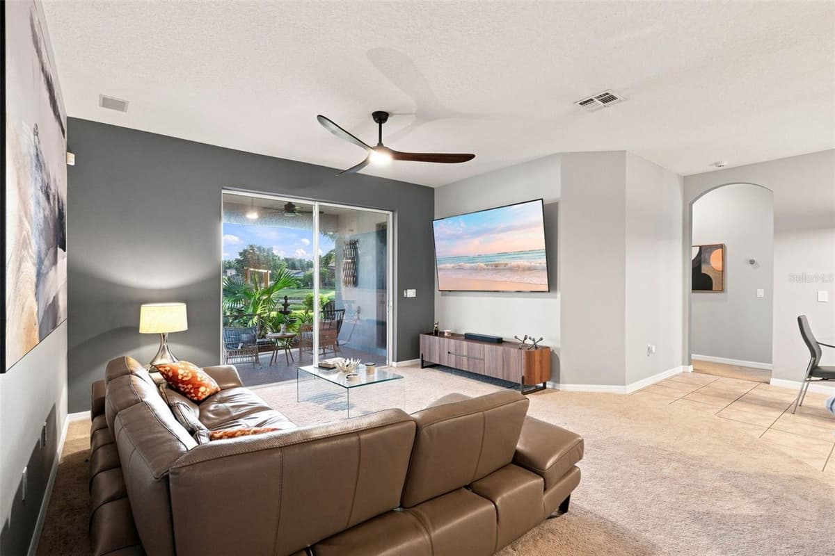 551 WOODFORD DRIVE — photo 12 of 53