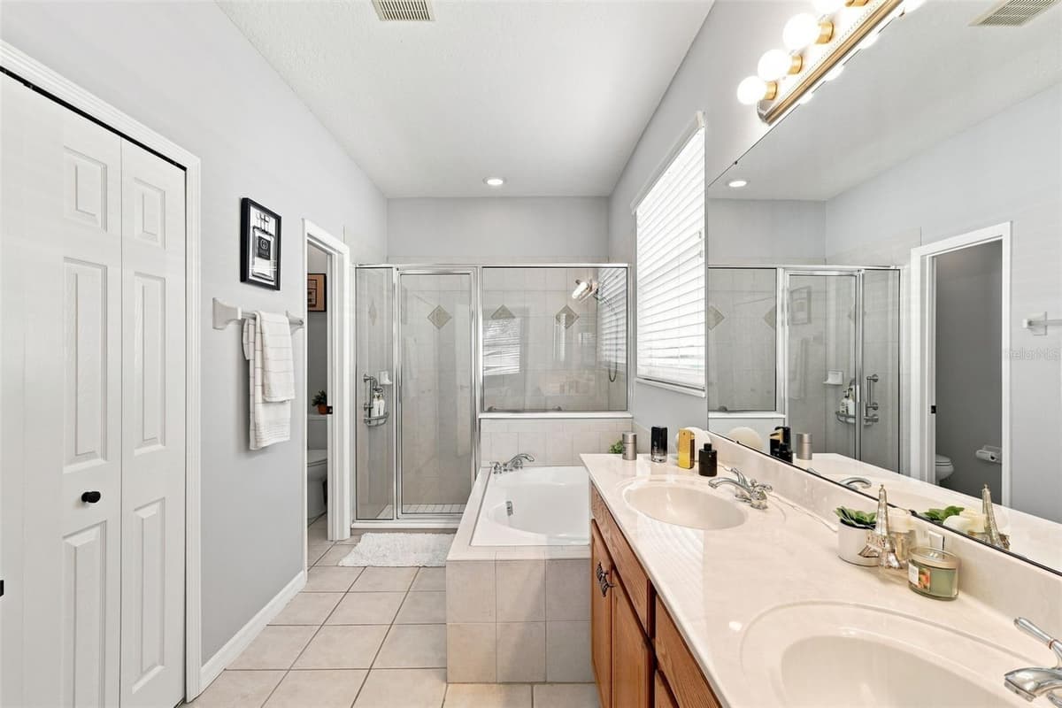 551 WOODFORD DRIVE — photo 20 of 53