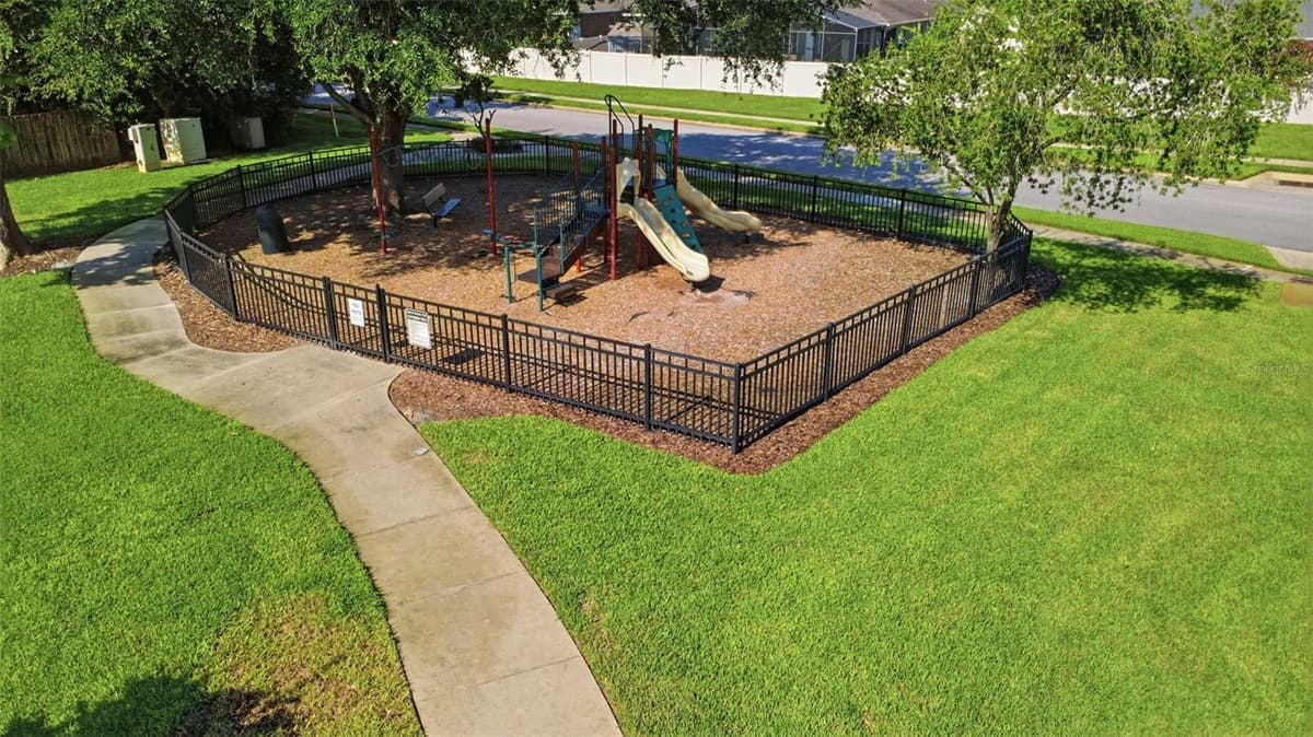 551 WOODFORD DRIVE — photo 46 of 53