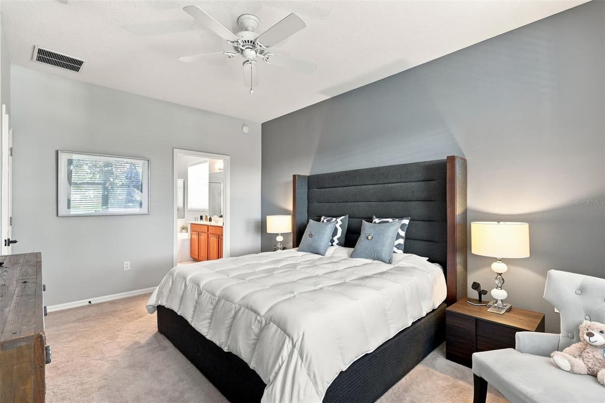 551 WOODFORD DRIVE — photo 19 of 53