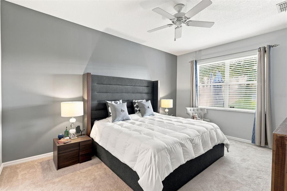 551 WOODFORD DRIVE — photo 18 of 53