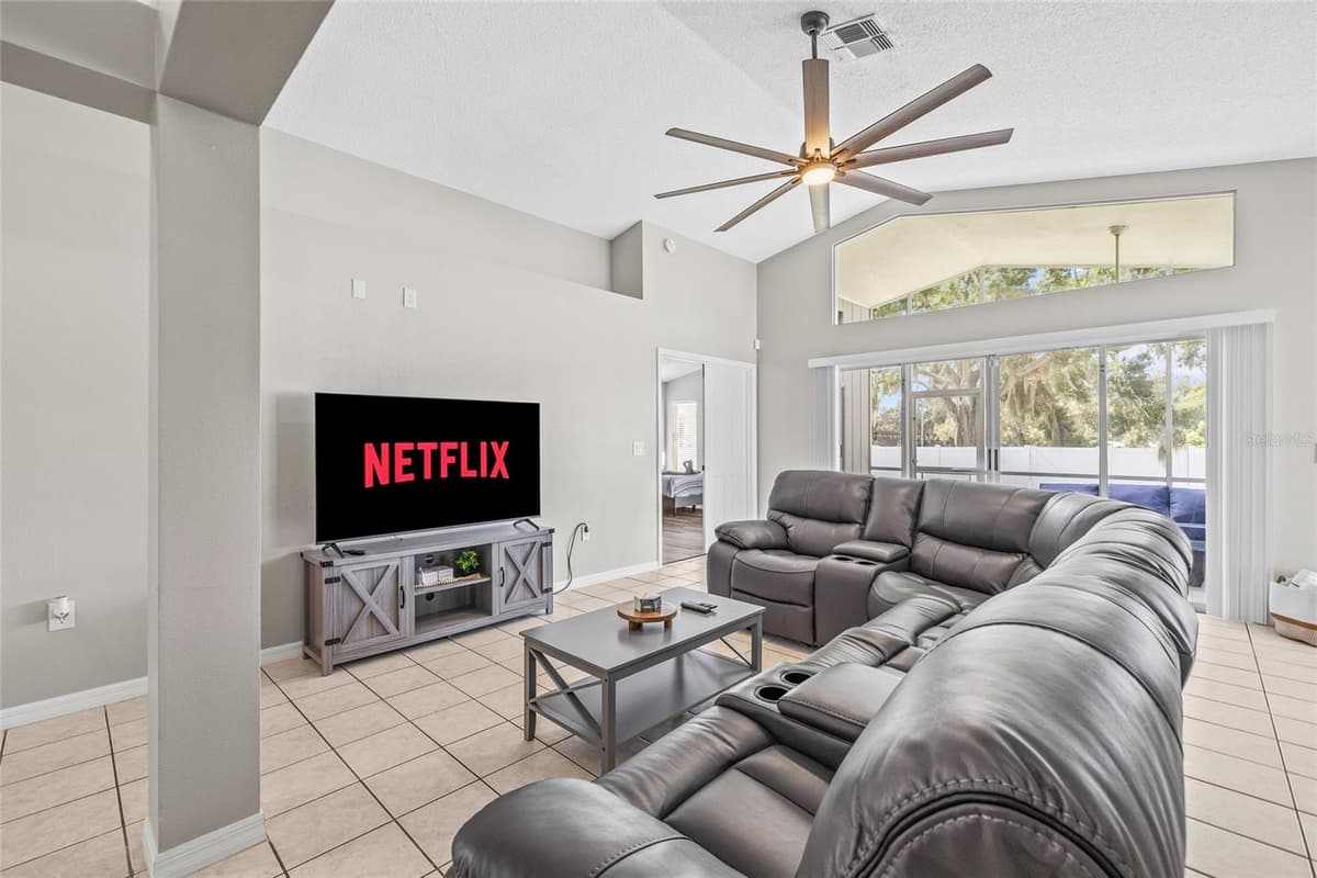 404 EMERALD COVE LOOP — photo 9 of 68