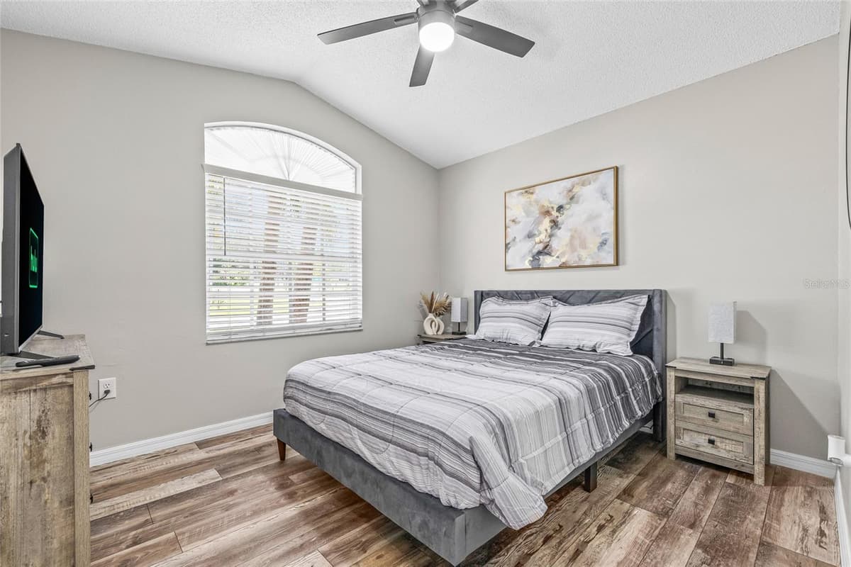 404 EMERALD COVE LOOP — photo 40 of 68