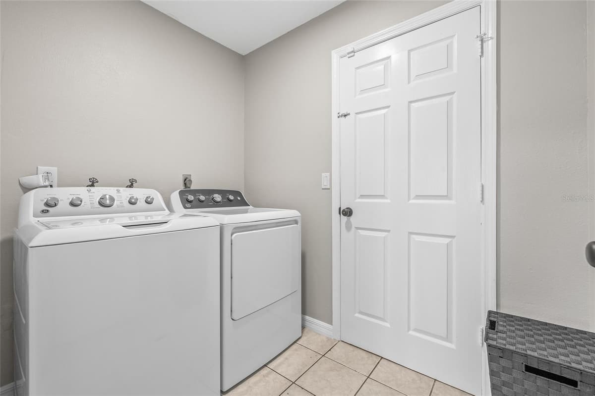 404 EMERALD COVE LOOP — photo 49 of 68