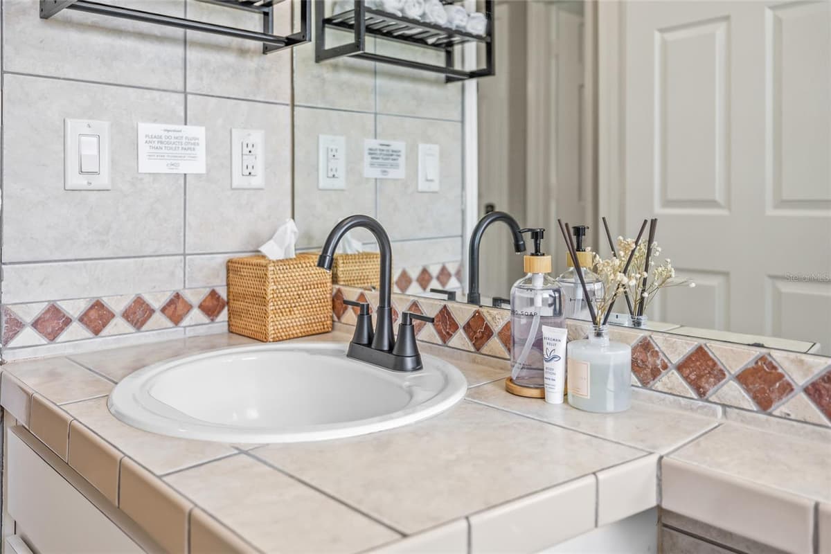 404 EMERALD COVE LOOP — photo 45 of 68