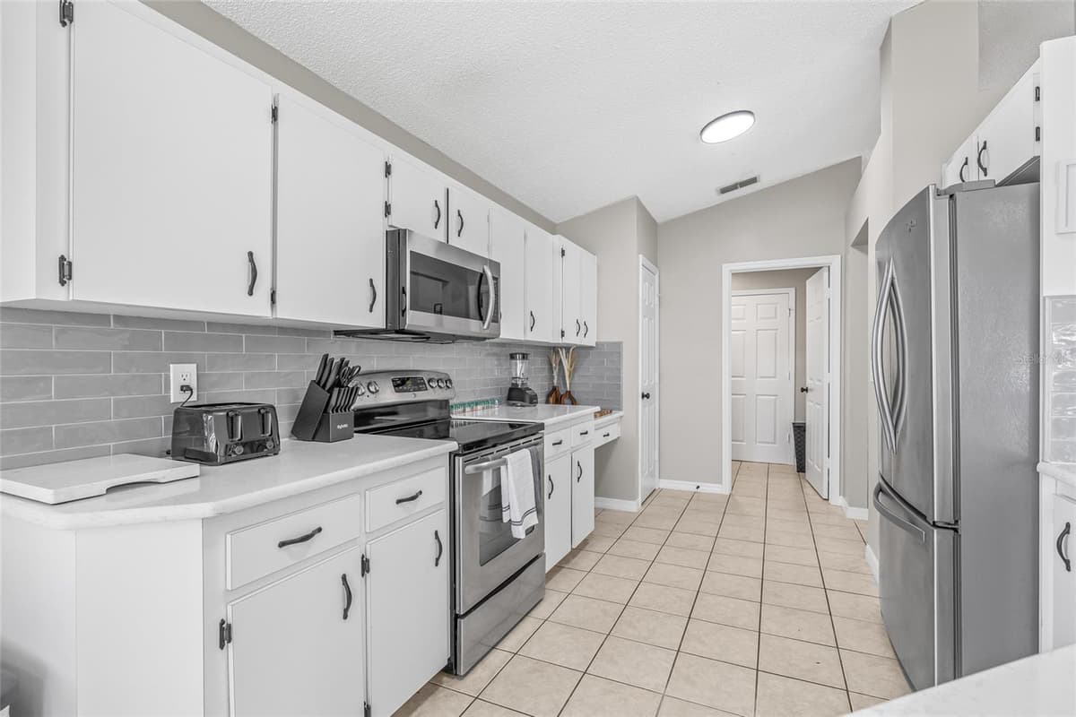 404 EMERALD COVE LOOP — photo 17 of 68