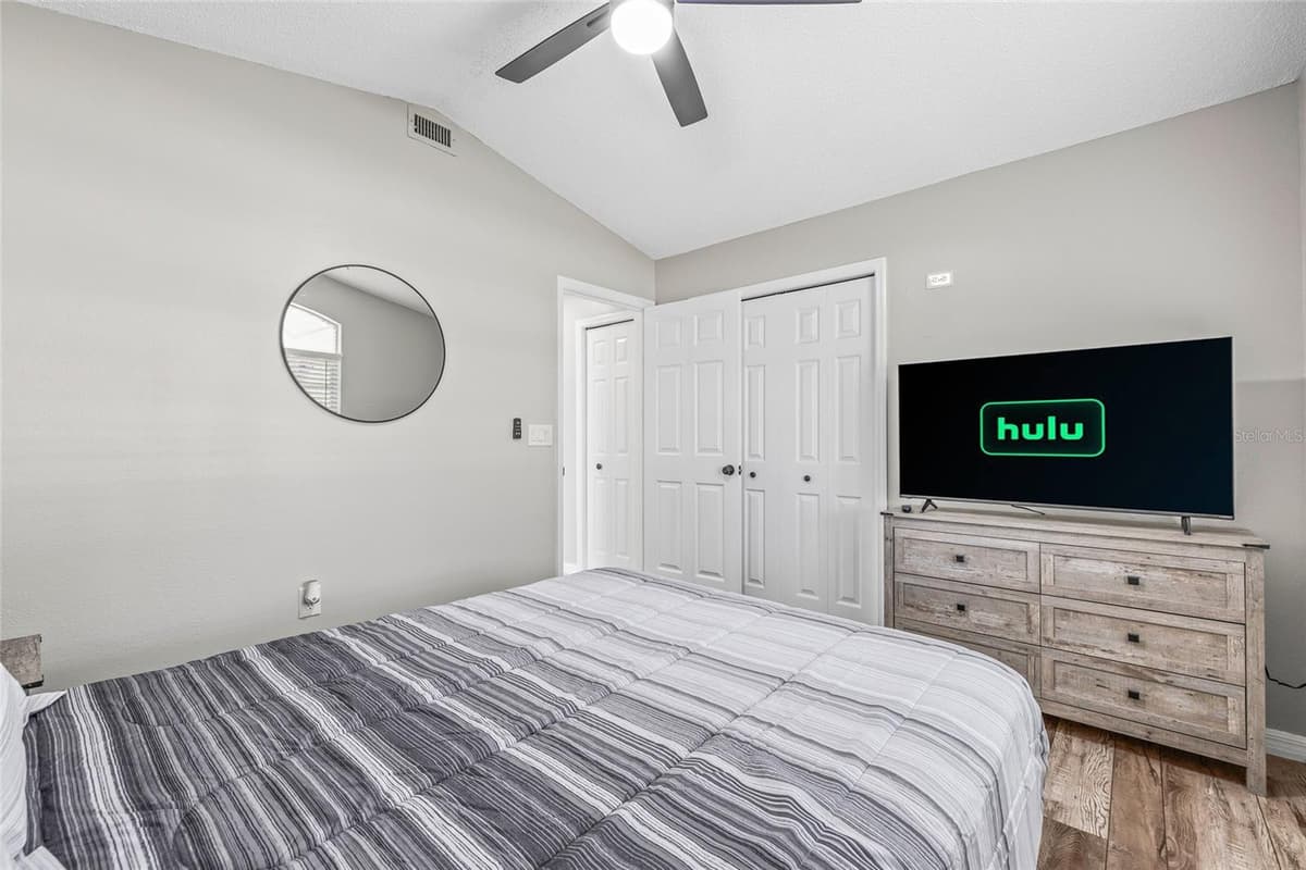 404 EMERALD COVE LOOP — photo 41 of 68