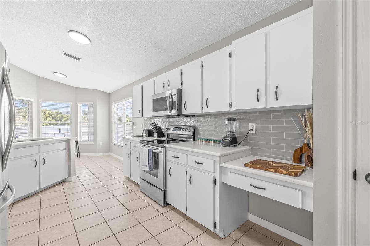404 EMERALD COVE LOOP — photo 18 of 68