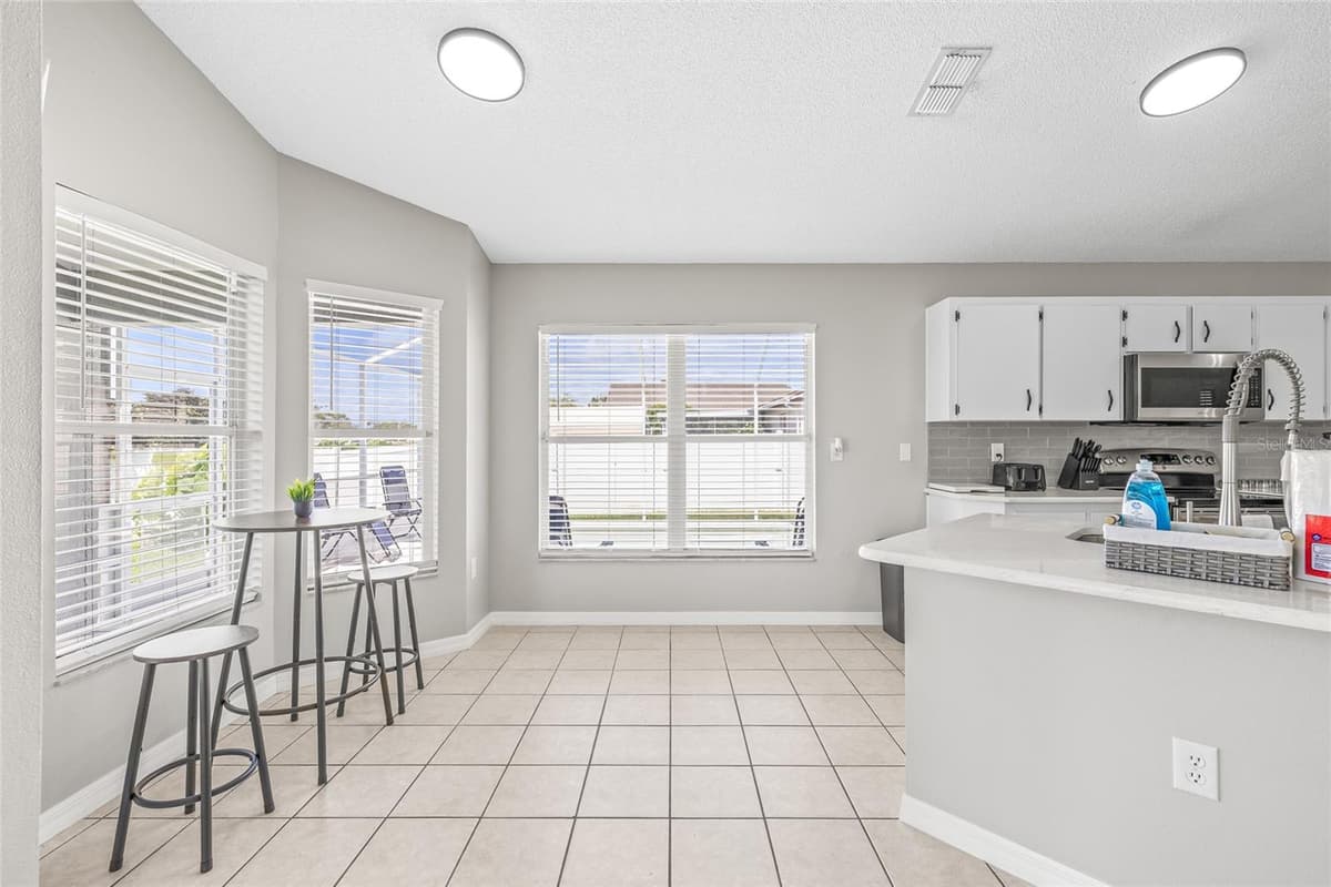 404 EMERALD COVE LOOP — photo 13 of 68
