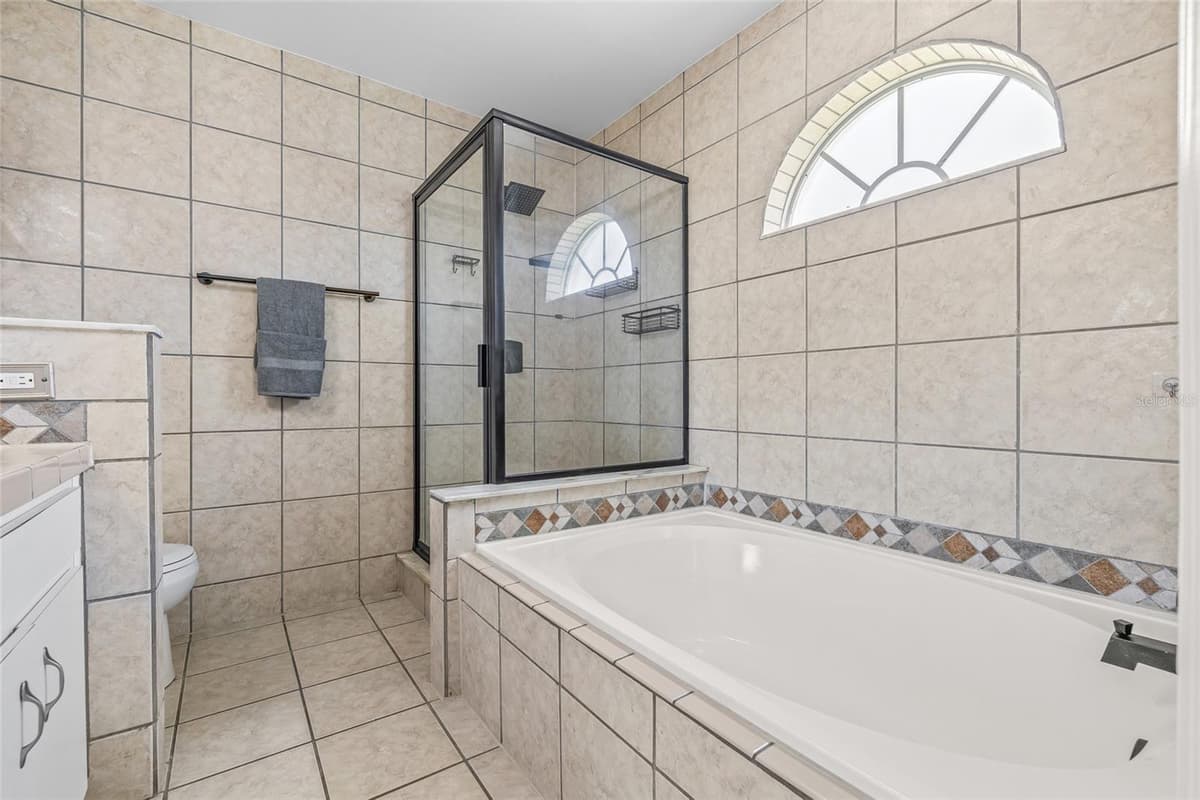 404 EMERALD COVE LOOP — photo 36 of 68