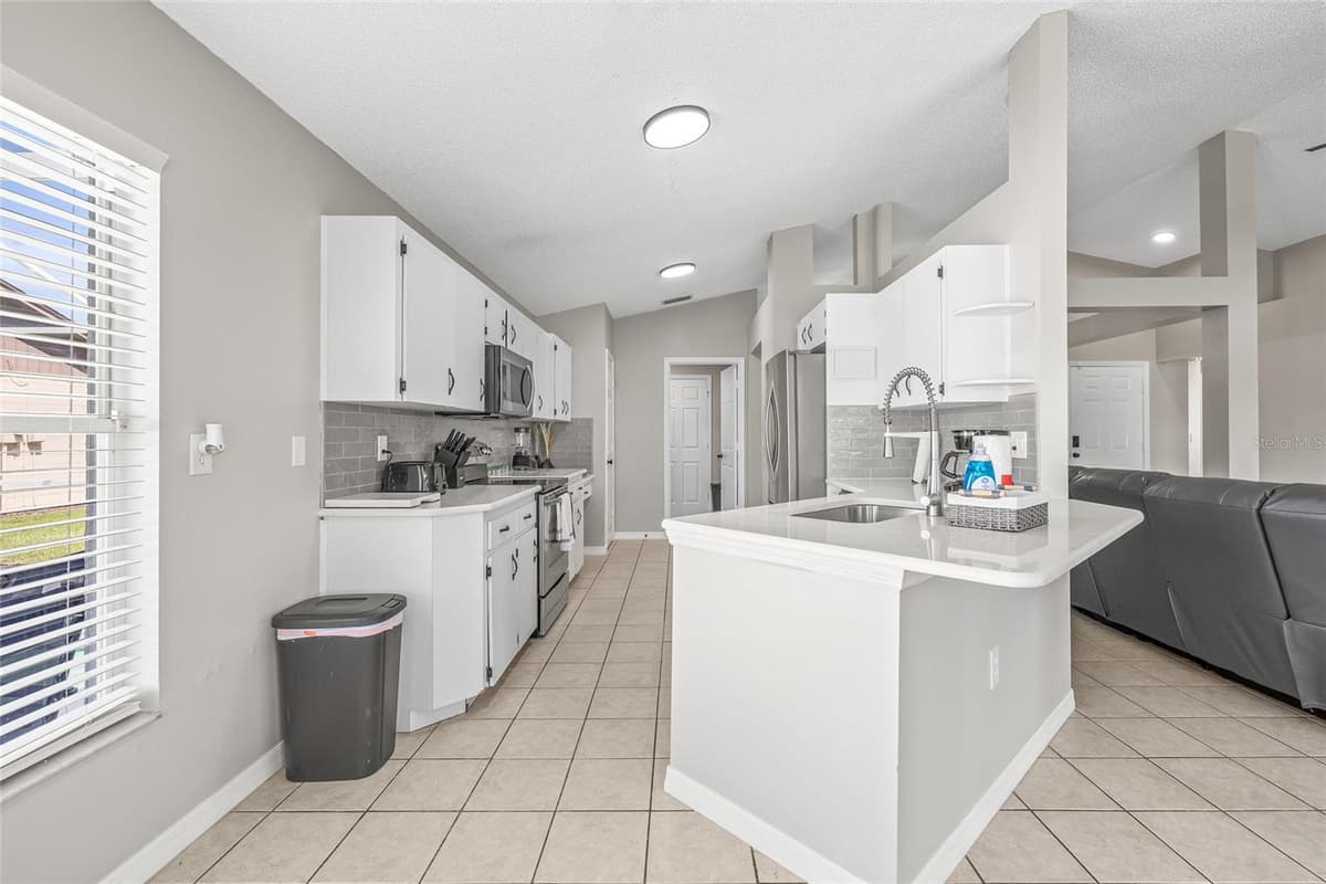 404 EMERALD COVE LOOP — photo 15 of 68