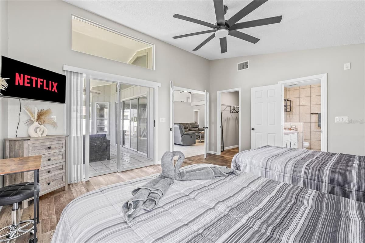 404 EMERALD COVE LOOP — photo 33 of 68