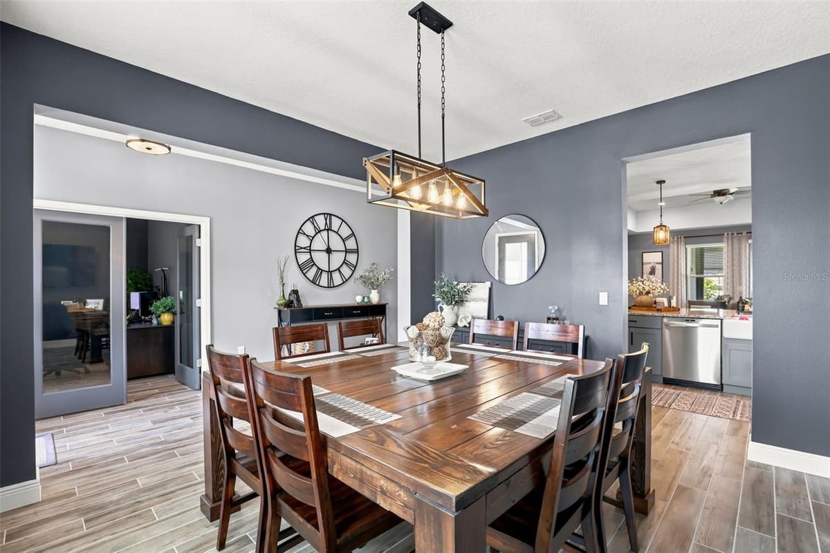 4924 GOLDEN ZENITH WAY — photo 11 of 56