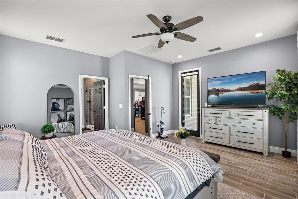 4924 GOLDEN ZENITH WAY — photo 34 of 56