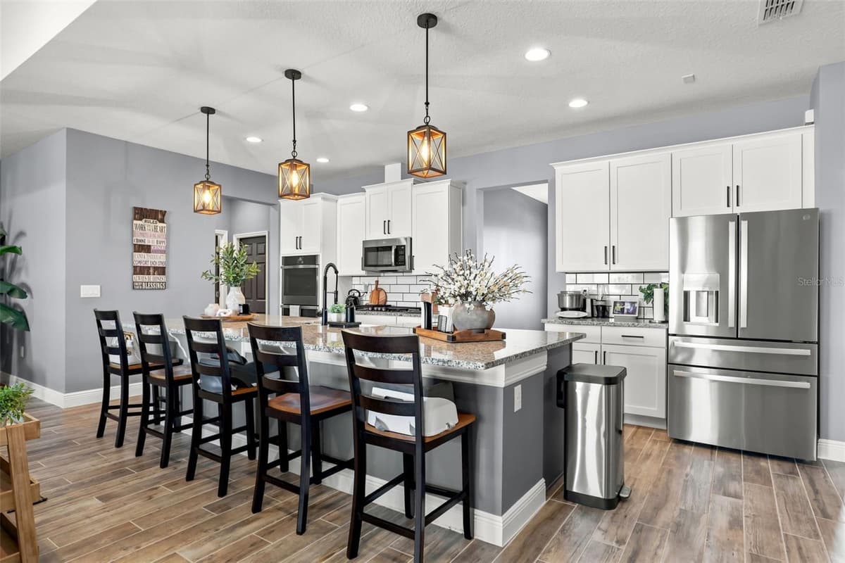 4924 GOLDEN ZENITH WAY — photo 8 of 56
