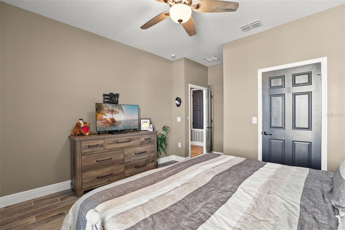 4924 GOLDEN ZENITH WAY — photo 26 of 56