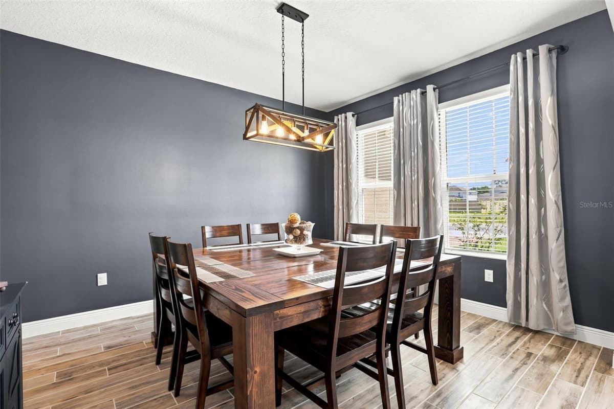 4924 GOLDEN ZENITH WAY — photo 9 of 56