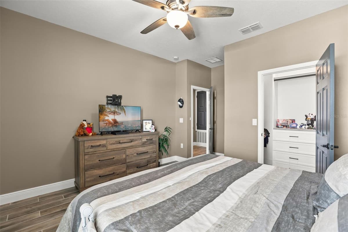 4924 GOLDEN ZENITH WAY — photo 27 of 56