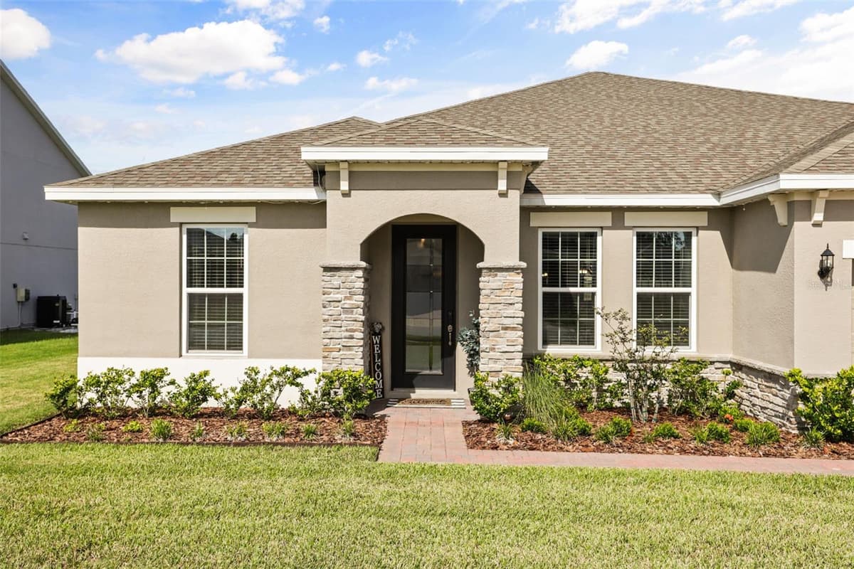 4924 GOLDEN ZENITH WAY — photo 3 of 56